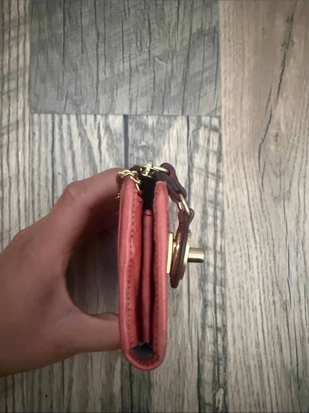 Hobo turnlock wallet